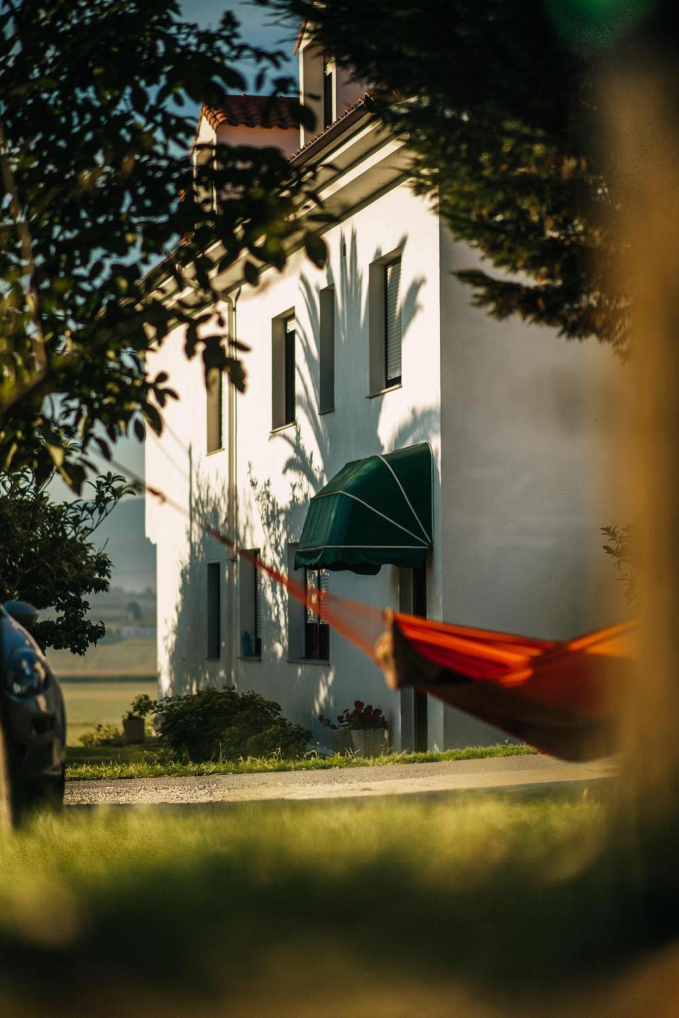Liquid Surfhouse Hostel Langre  Exterior photo